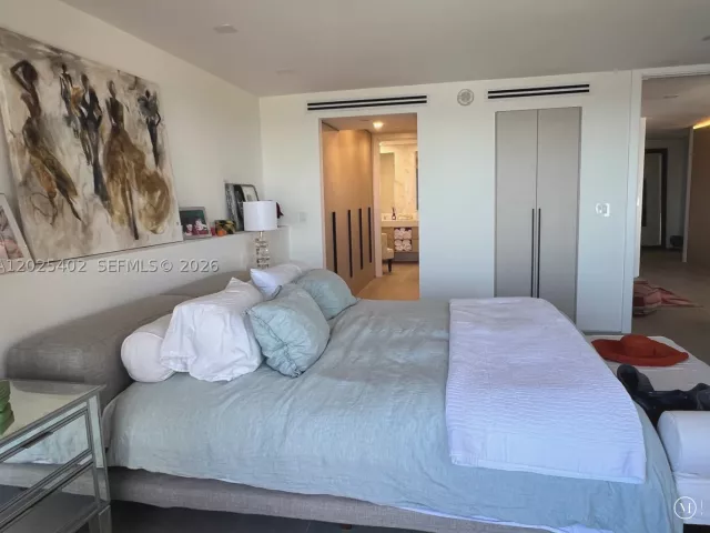 3-bedroom condo for rent in Key Biscayne - 201 Crandon Blvd 642 - MondialRealty