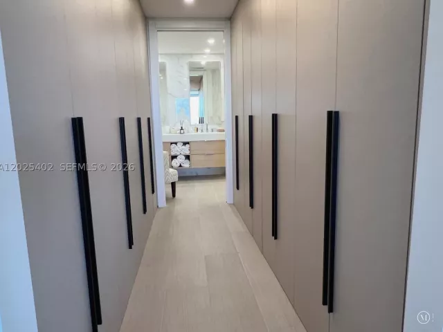 3-bedroom condo for rent in Key Biscayne - 201 Crandon Blvd 642 - MondialRealty