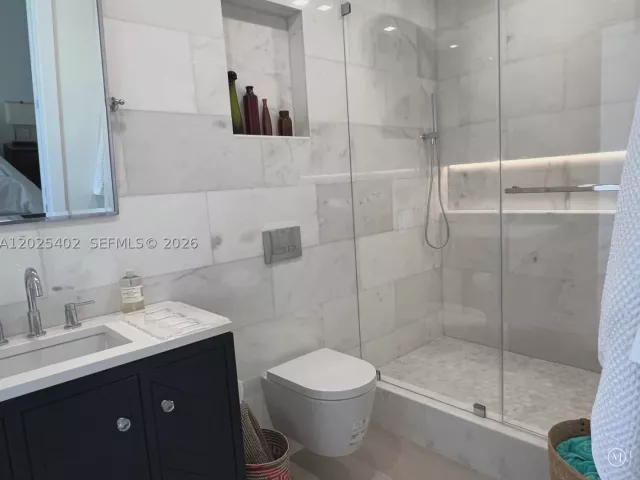 3-bedroom condo for rent in Key Biscayne - 201 Crandon Blvd 642 - MondialRealty