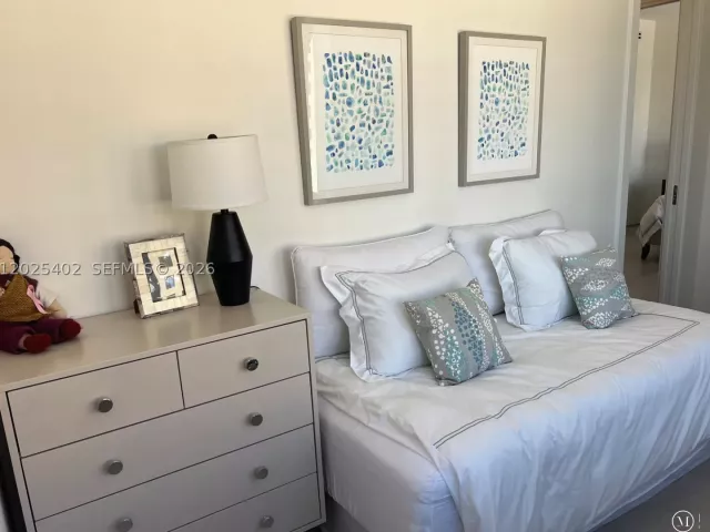 3-bedroom condo for rent in Key Biscayne - 201 Crandon Blvd 642 - MondialRealty