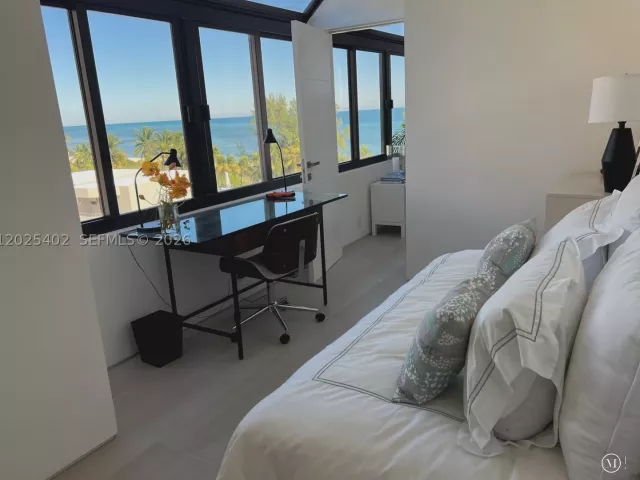 3-bedroom condo for rent in Key Biscayne - 201 Crandon Blvd 642 - MondialRealty