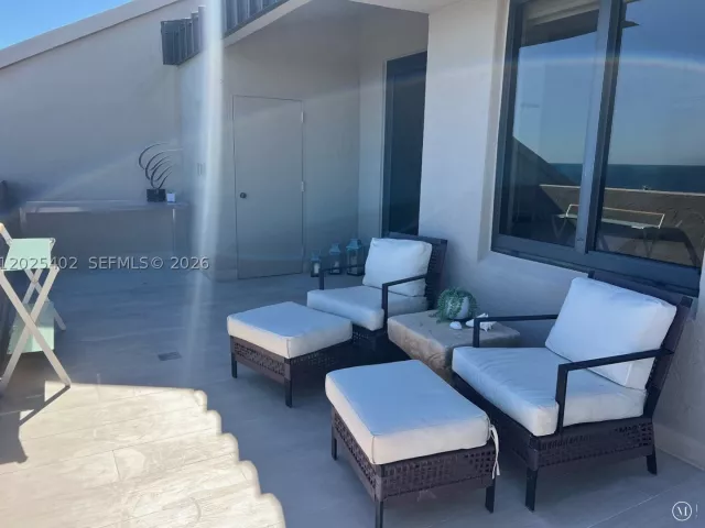 3-bedroom condo for rent in Key Biscayne - 201 Crandon Blvd 642 - MondialRealty