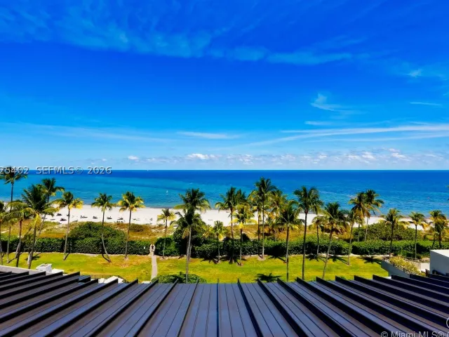 3-bedroom condo for rent in Key Biscayne - 201 Crandon Blvd 642 - MondialRealty