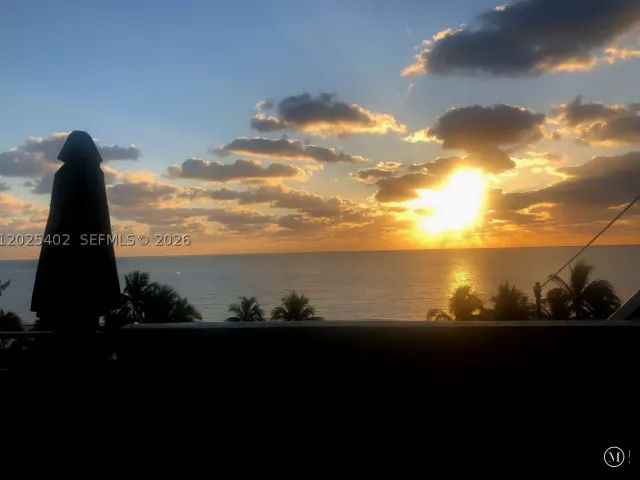 3-bedroom condo for rent in Key Biscayne - 201 Crandon Blvd 642 - MondialRealty
