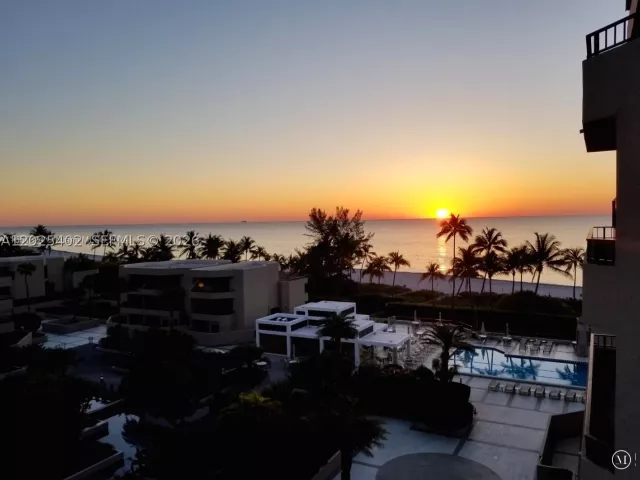 3-bedroom condo for rent in Key Biscayne - 201 Crandon Blvd 642 - MondialRealty