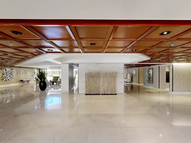 3-bedroom condo for rent in Key Biscayne - 201 Crandon Blvd 642 - MondialRealty