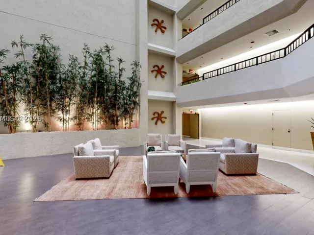3-bedroom condo for rent in Key Biscayne - 201 Crandon Blvd 642 - MondialRealty