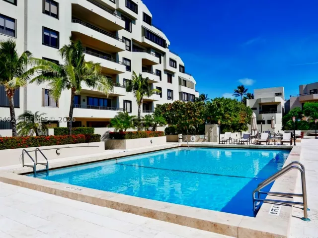 3-bedroom condo for rent in Key Biscayne - 201 Crandon Blvd 642 - MondialRealty
