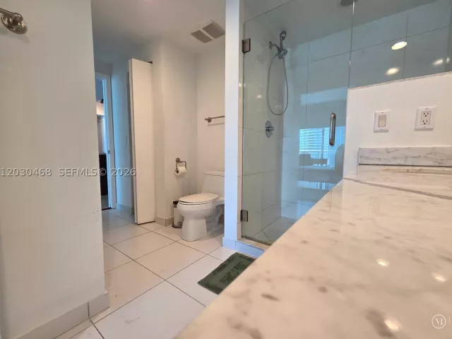 2-bedroom condo for sale in Miami - 500 Brickell Ave 3105 - MondialRealty