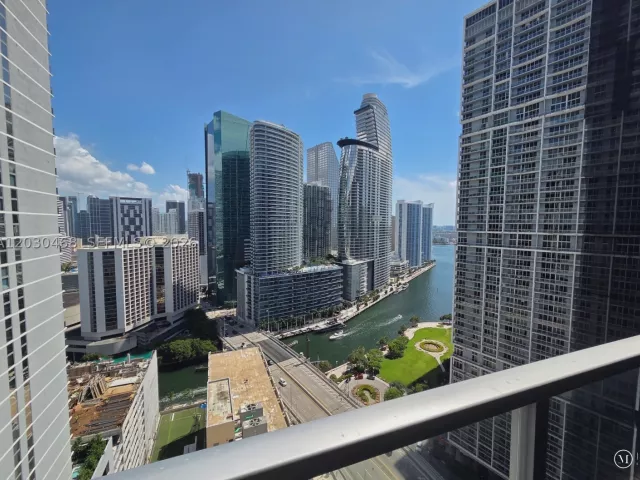 2-bedroom condo for sale in Miami - 500 Brickell Ave 3105 - MondialRealty