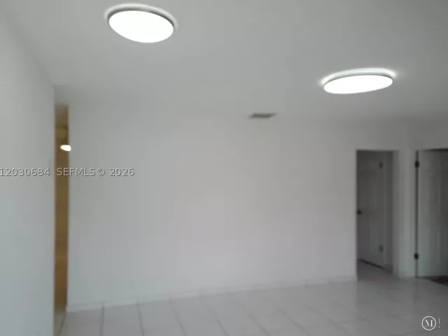 5-bedroom home for sale in Miami - 10812 SW 33rd St - MondialRealty