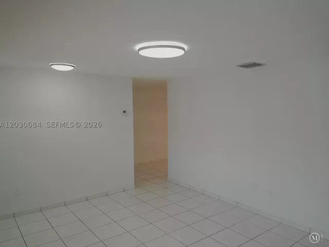 5-bedroom home for sale in Miami - 10812 SW 33rd St - MondialRealty