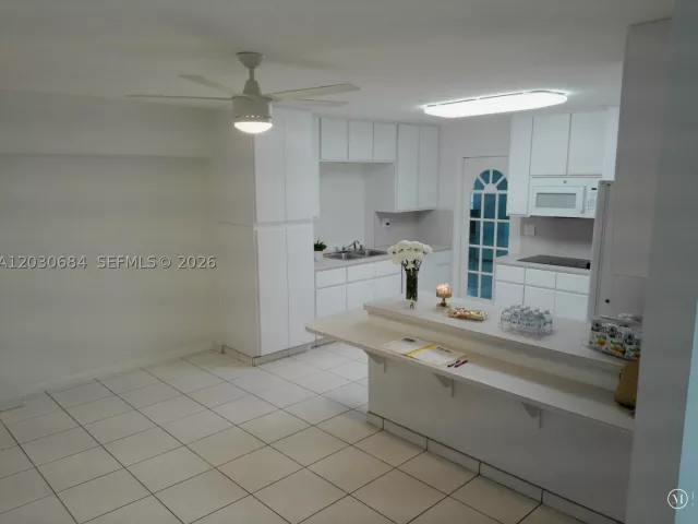 5-bedroom home for sale in Miami - 10812 SW 33rd St - MondialRealty