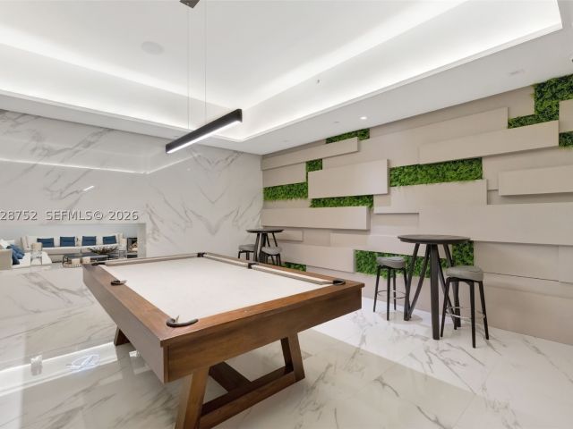 3-bedroom condo for sale in Aventura - 1000 Island Blvd 503 - MondialRealty