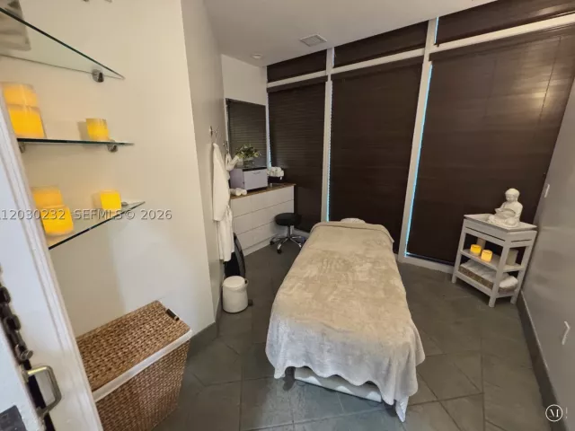 3-bedroom condo for sale in Bal Harbour - 10225 Collins Ave 503 - MondialRealty