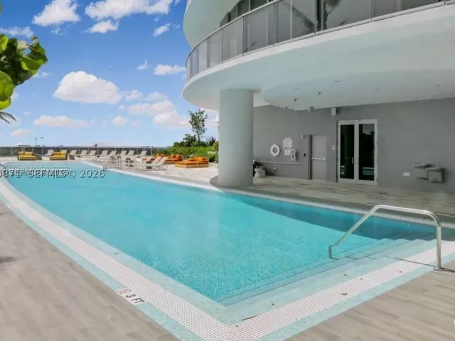 2-bedroom condo for rent in Miami - 488 NE 18th St 1901 - MondialRealty