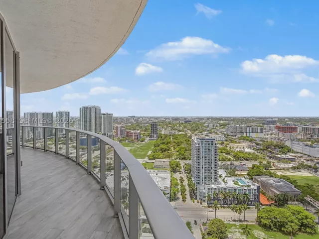 2-bedroom condo for sale in Miami - 488 NE 18th St 3101 - MondialRealty