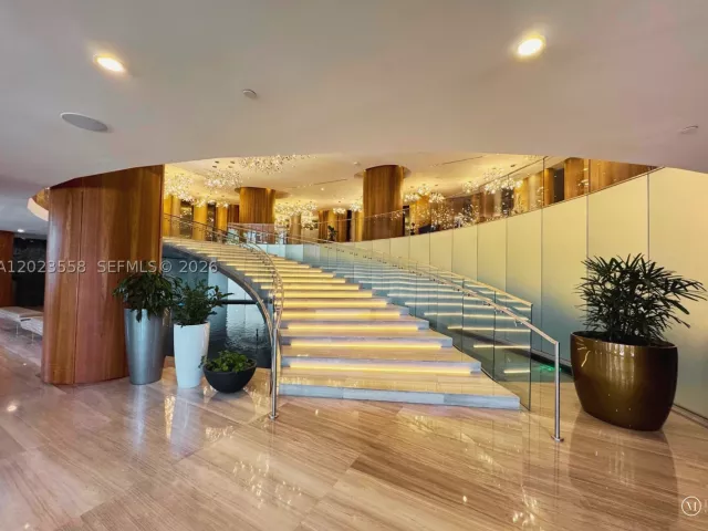 2-bedroom condo for sale in Miami - 488 NE 18th St 3101 - MondialRealty