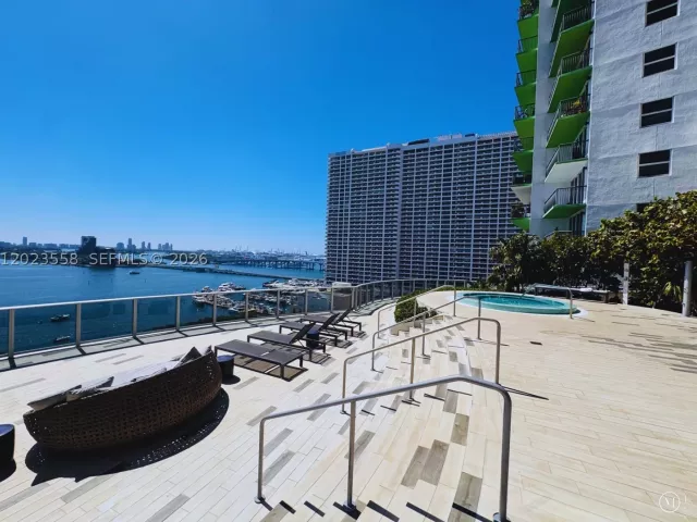 2-bedroom condo for sale in Miami - 488 NE 18th St 3101 - MondialRealty