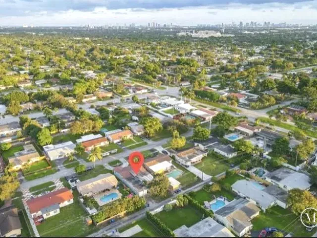 3-bedroom home for rent in Hollywood - 2200 N 47th Avenue - MondialRealty