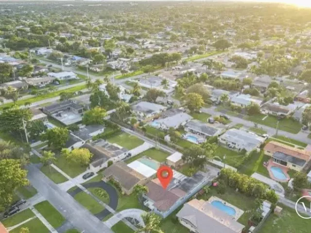 3-bedroom home for rent in Hollywood - 2200 N 47th Avenue - MondialRealty