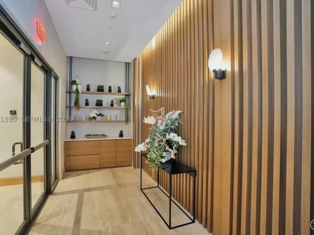 1-bedroom condo for rent in North Miami Beach - 16385 Biscayne Blvd 3120 - MondialRealty
