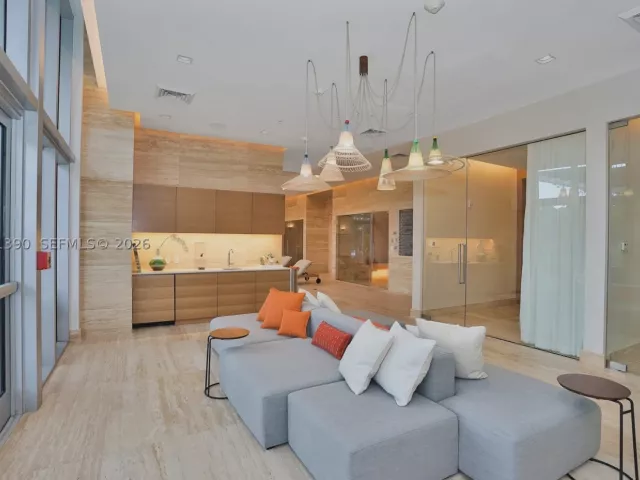 1-bedroom condo for rent in North Miami Beach - 16385 Biscayne Blvd 3120 - MondialRealty