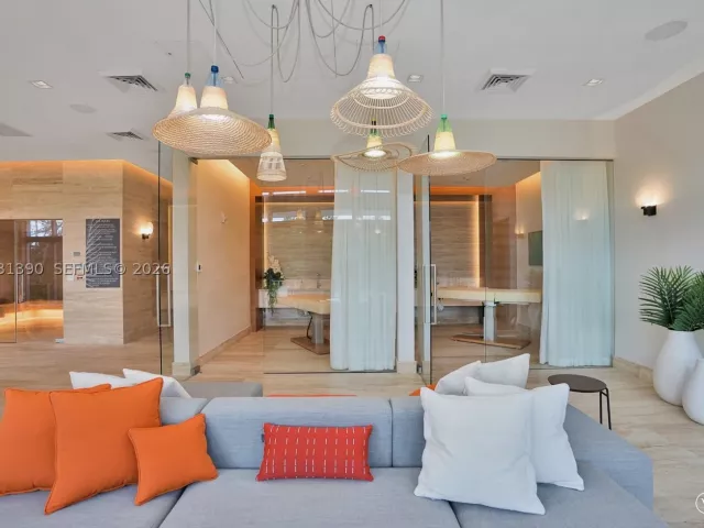 1-bedroom condo for rent in North Miami Beach - 16385 Biscayne Blvd 3120 - MondialRealty