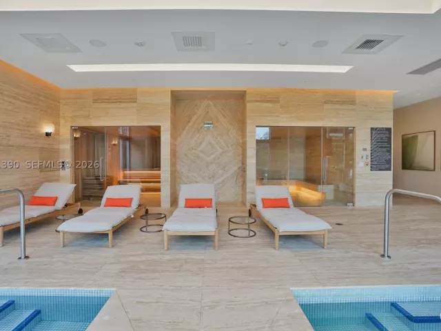 1-bedroom condo for rent in North Miami Beach - 16385 Biscayne Blvd 3120 - MondialRealty