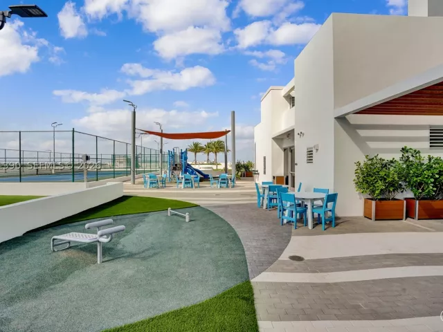 1-bedroom condo for rent in North Miami Beach - 16385 Biscayne Blvd 3120 - MondialRealty