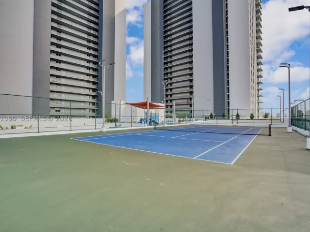 1-bedroom condo for rent in North Miami Beach - 16385 Biscayne Blvd 3120 - MondialRealty