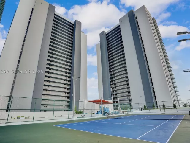 1-bedroom condo for rent in North Miami Beach - 16385 Biscayne Blvd 3120 - MondialRealty