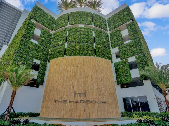 1-bedroom condo for rent in North Miami Beach - 16385 Biscayne Blvd 3120 - MondialRealty