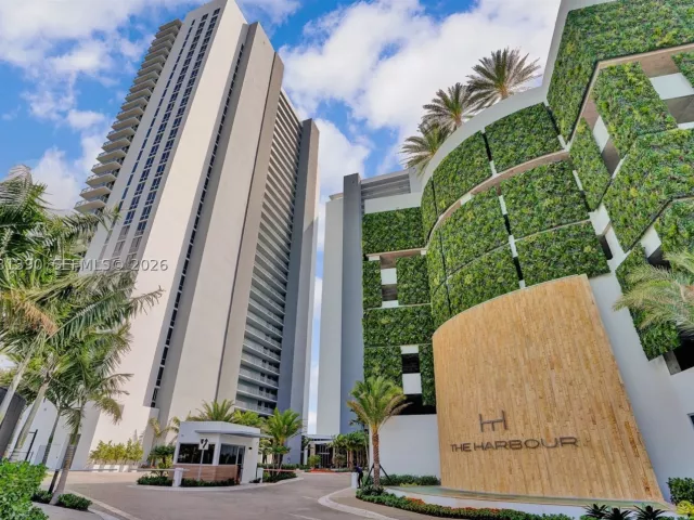 1-bedroom condo for rent in North Miami Beach - 16385 Biscayne Blvd 3120 - MondialRealty