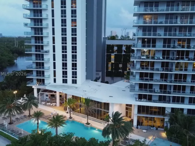 1-bedroom condo for rent in North Miami Beach - 16385 Biscayne Blvd 3120 - MondialRealty