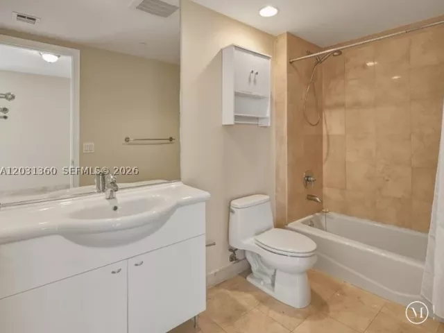 3-bedroom condo for rent in Hallandale Beach - 1800 S Ocean Dr 3101 - MondialRealty