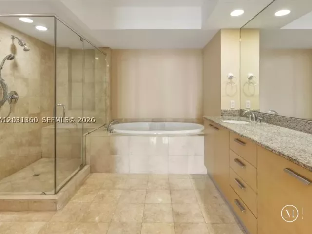 3-bedroom condo for rent in Hallandale Beach - 1800 S Ocean Dr 3101 - MondialRealty
