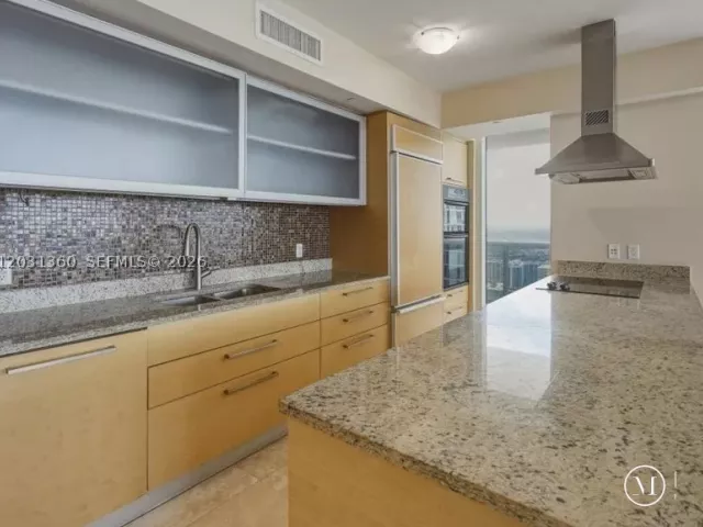 3-bedroom condo for rent in Hallandale Beach - 1800 S Ocean Dr 3101 - MondialRealty