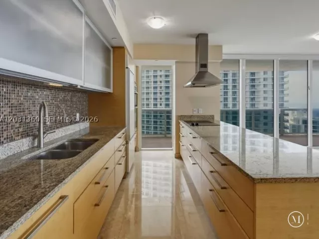 3-bedroom condo for rent in Hallandale Beach - 1800 S Ocean Dr 3101 - MondialRealty