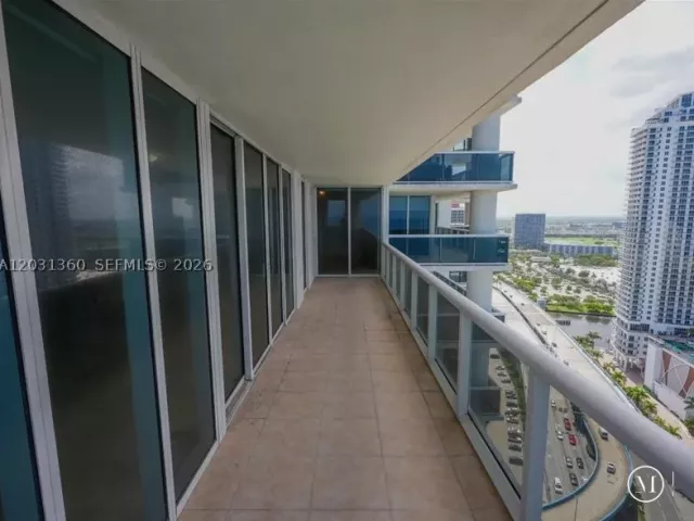 3-bedroom condo for rent in Hallandale Beach - 1800 S Ocean Dr 3101 - MondialRealty