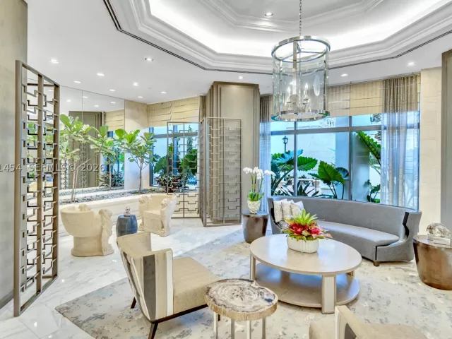 4-bedroom condo for sale in Aventura - 2000 Island Blvd 806 - MondialRealty