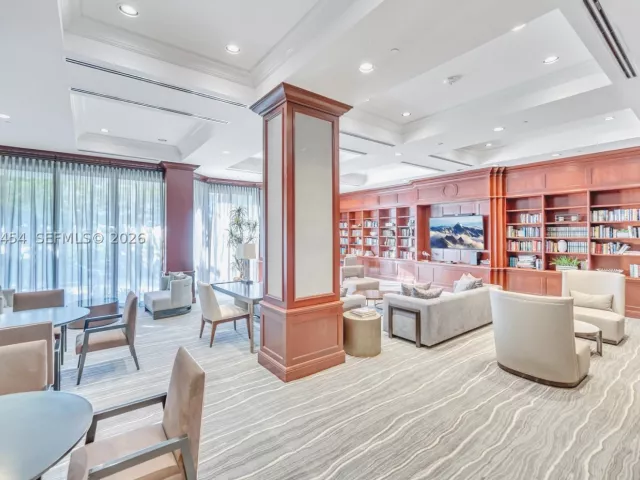 4-bedroom condo for sale in Aventura - 2000 Island Blvd 806 - MondialRealty