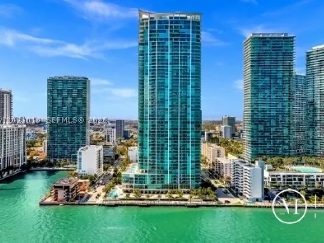 3-bedroom condo for rent in Miami - 2900 NE 7th Ave 4102 - MondialRealty