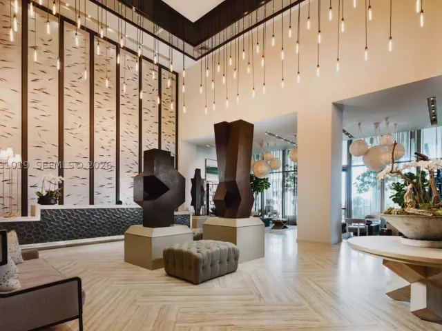 3-bedroom condo for rent in Miami - 2900 NE 7th Ave 4102 - MondialRealty