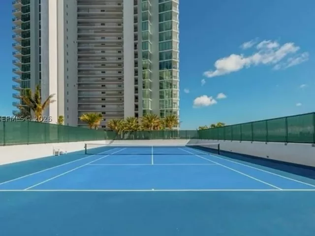 3-bedroom condo for rent in Miami - 2900 NE 7th Ave 4102 - MondialRealty