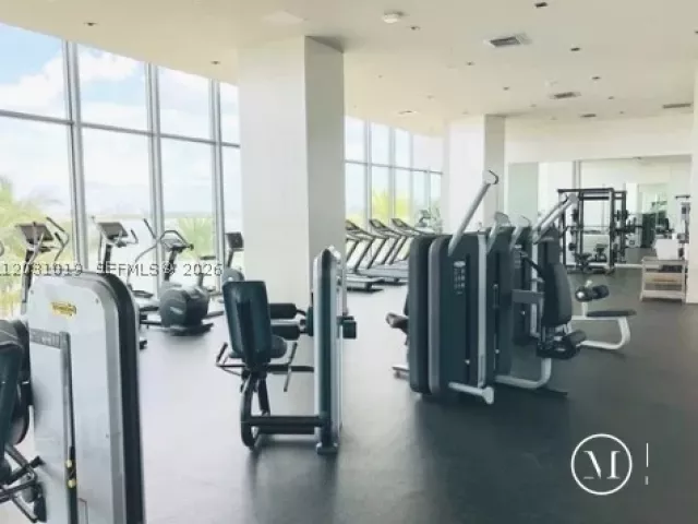 3-bedroom condo for rent in Miami - 2900 NE 7th Ave 4102 - MondialRealty