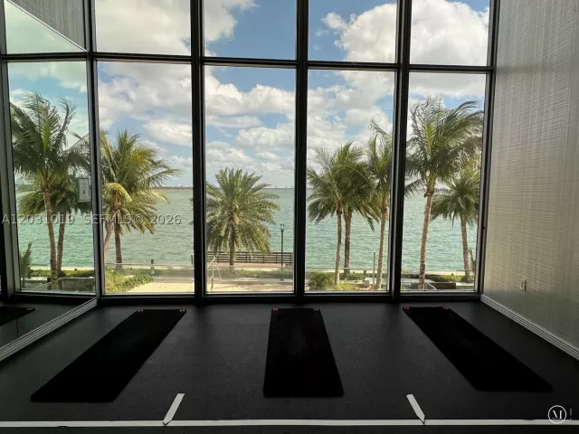 3-bedroom condo for rent in Miami - 2900 NE 7th Ave 4102 - MondialRealty