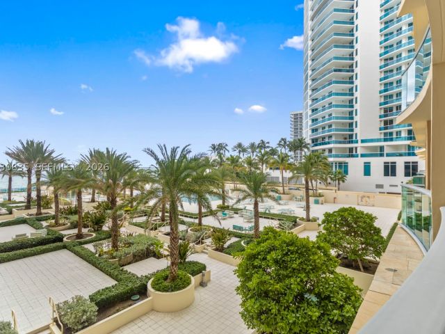1-bedroom condo for rent in Hollywood - 2501 S Ocean Dr 320 - MondialRealty