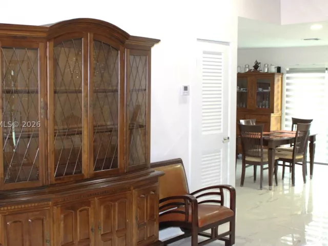 4-bedroom home for sale in Miami - 14680 SW 107th Ter - MondialRealty
