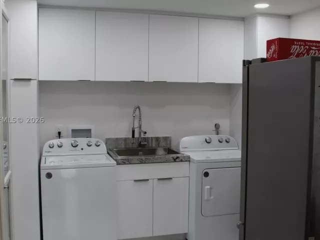 4-bedroom home for sale in Miami - 14680 SW 107th Ter - MondialRealty